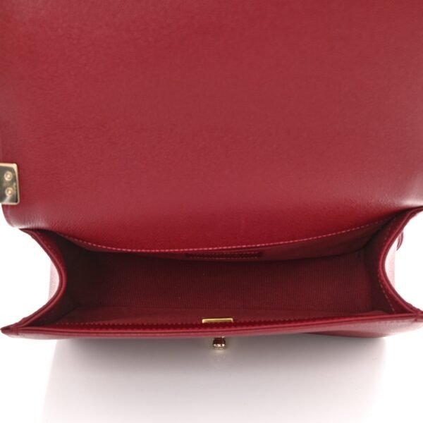 6B5CD791-2DB1-FFC4-1F05-B5B82C31EE4D.jpg Caviar Quilted Medium Boy Flap Burgundy