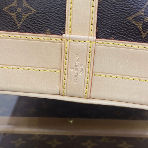 Louis Vuitton No&eacute; M42224