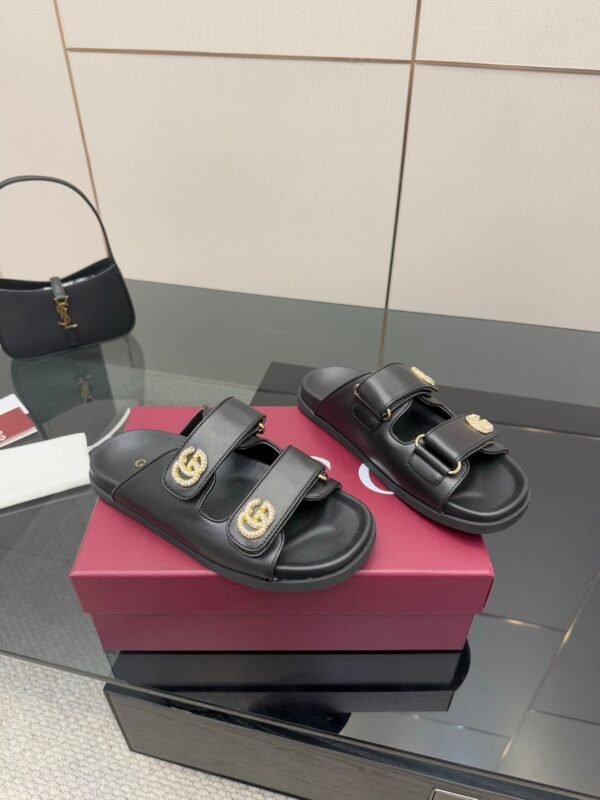 6CBF321A-7549-F351-E5DC-0B32A6B25E3A.jpg GUCCI Women's Platform Slide Sandal