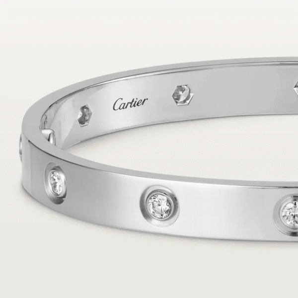 6E209B3C-7E7D-60EA-D378-A99C054A8F0A-1.png LOVE BRACELET, 10 DIAMONDS