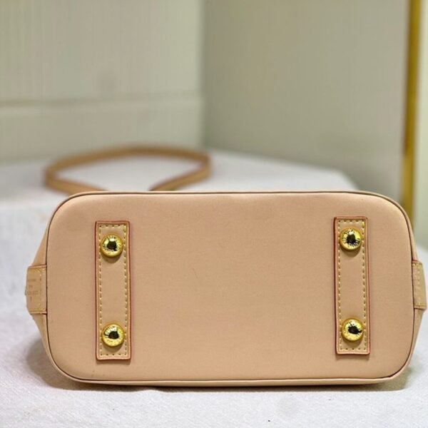 6F2B4A49-7F04-9944-0546-4CAA8801EDD5.jpg Louis Vuitton Alma BB N40516