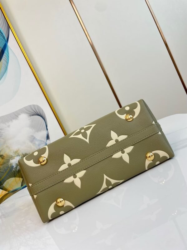 Louis Vuitton M46672 CarryAll PM