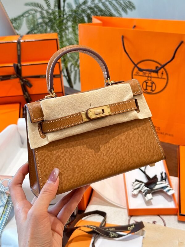 793C1704-81EF-13BD-FB37-A9C2D56B438C.jpg Kelly 20 Bag