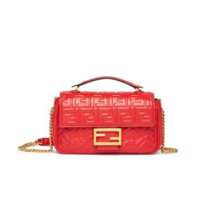 798614E5-206C-9688-555A-2B720A4A1A74.jpg Fendi Baguette Chain Midi