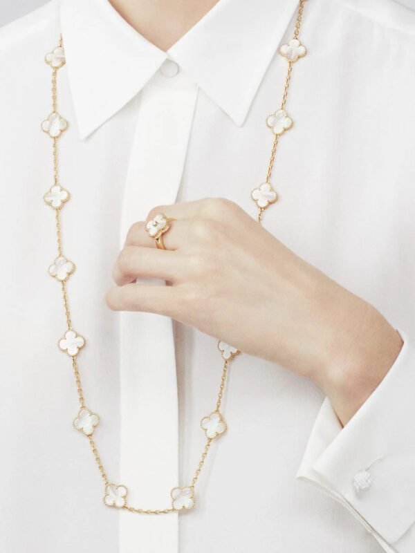 Vintage Alhambra long necklace, 20 motifs