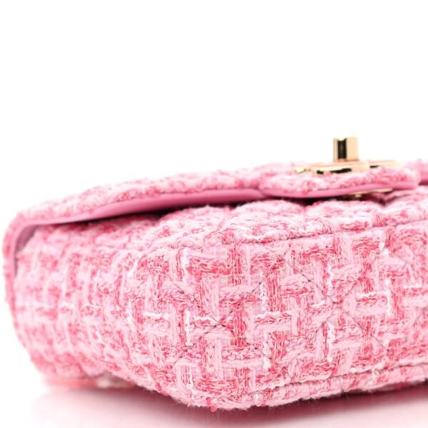 7D08BC5E-5D60-3CC1-1256-3CC2E752C5A3.jpg Tweed Resin Quilted Mini Heart Square Flap Pink White