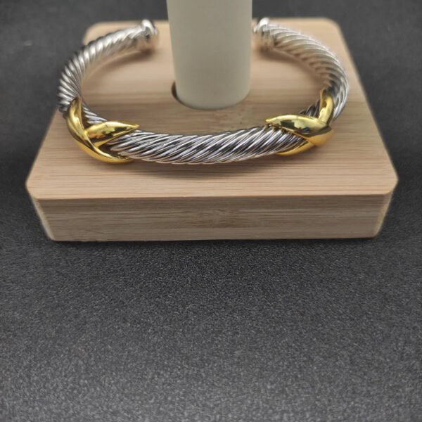 7D85E78B-8568-2B87-5025-2585E0F9C5F2.jpg X Classic Cable Station Bracelet Sterling Silver with 14K Yellow Gold, 7mm