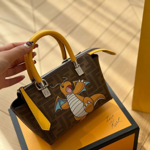 7EBA8E30-DD85-0ACD-A694-2A385553DC66.jpg Fendi By The Way Mini