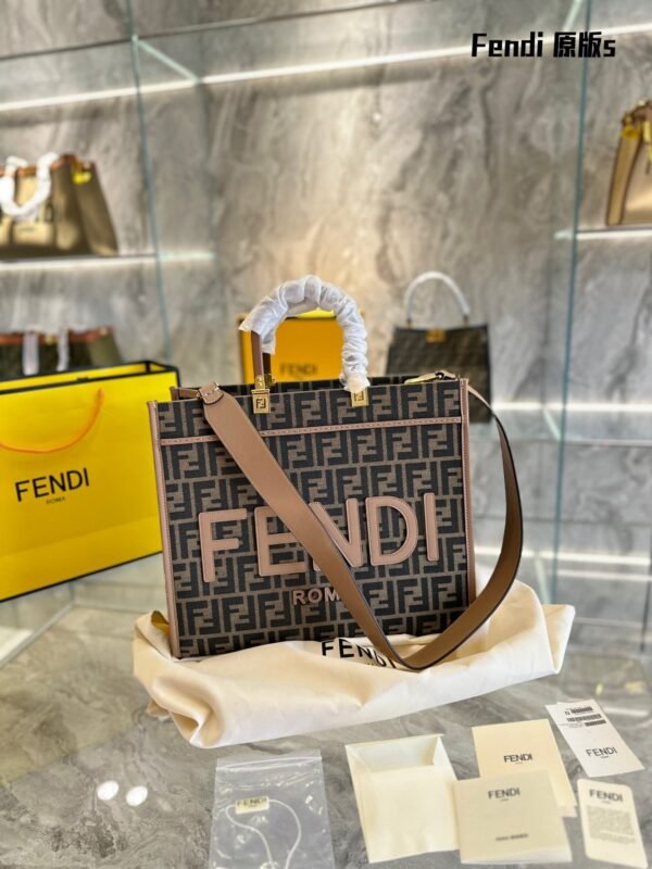 83E95002-0629-9E02-C273-29E557678E3A.jpg Fendi Sunshine Large