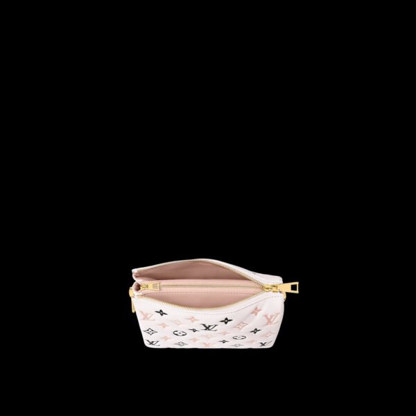 84030C47-B2B8-62B0-7341-4858D2711CEE.jpg Coussin BB M22954