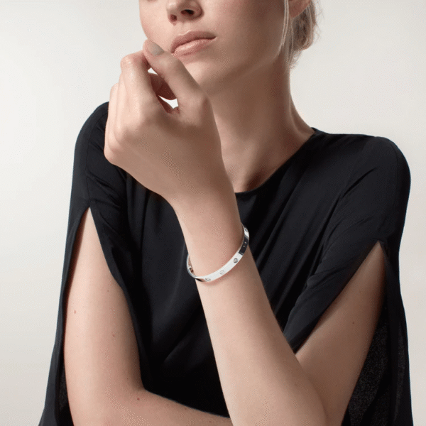 88F3A4A3-8574-912F-ADAB-EDC299942FB0-1.png LOVE BRACELET, 4 DIAMONDS