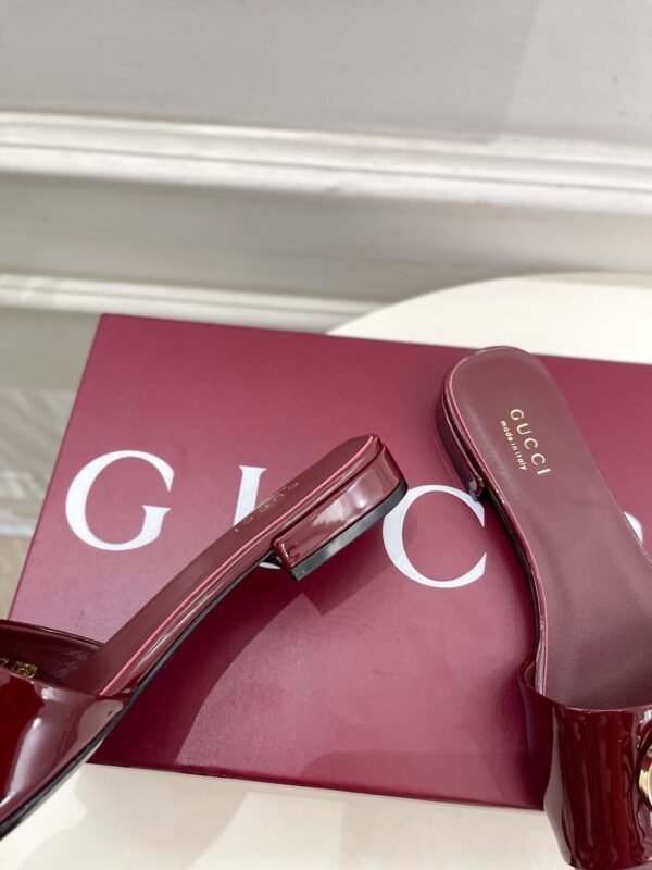 8926E955-C81D-945F-C7F5-6B3C8C964F67.jpg GUCCI Women's Platform Slide Sandal