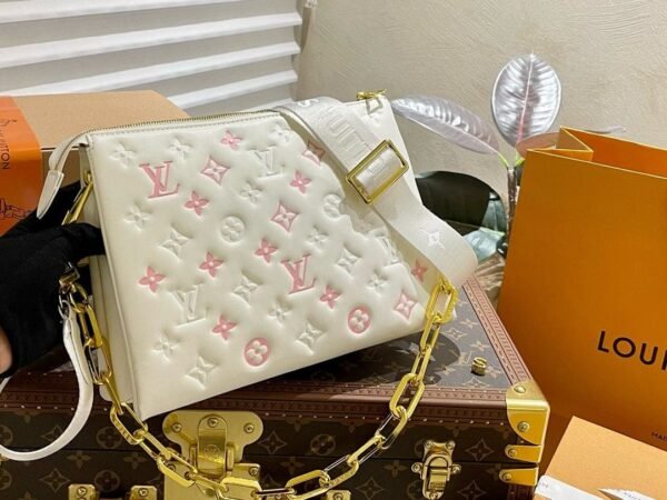 Louis Vuitton M22398 Coussin PM