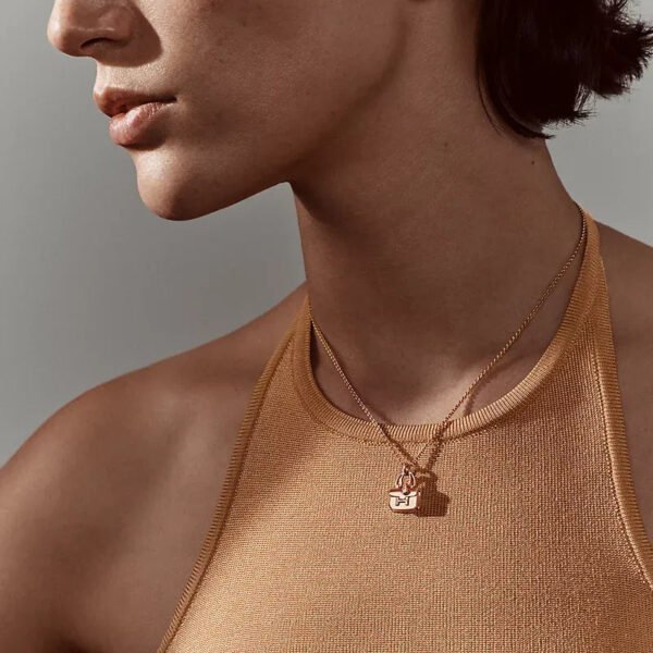 Amulettes Constance pendant