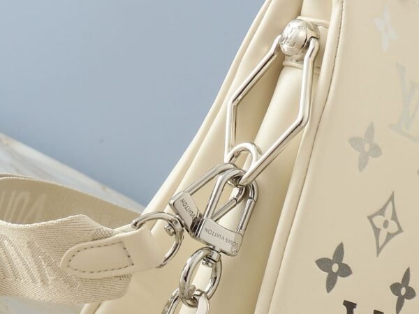 Louis Vuitton M11986 Coussin PM