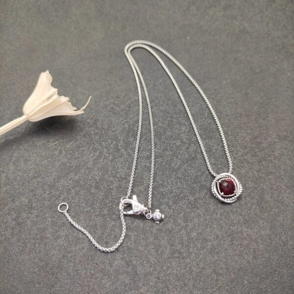 90E87B88-0C0C-0FD1-8C2A-4F019814B349.jpg Petite Chatelaine® Necklace Sterling Silver with Rhodolite, 10mm