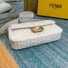 93010A94-1098-7073-BA38-C921A54D1E32.jpg Fendi Baguette