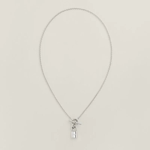 Kelly Cadenas pendant