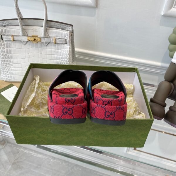 99FFB4AB-CBC7-08AC-B689-1373734D92F9.jpg GUCCI Women's Platform Slide Sandal