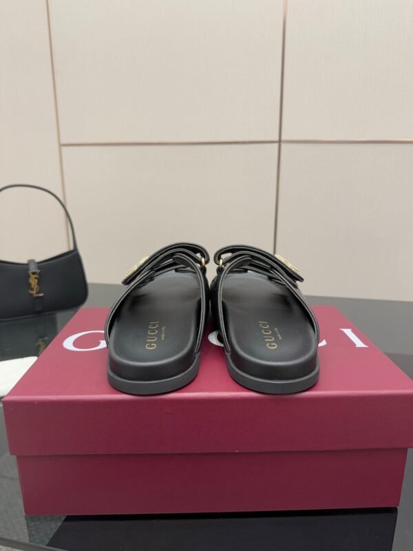 9CC42B16-1E8B-CCA0-5213-0032A565BF37.jpg GUCCI Women's Platform Slide Sandal