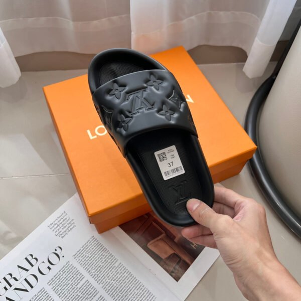 Louis Vuitton Unisex Pool Pillow Comfort Sandal