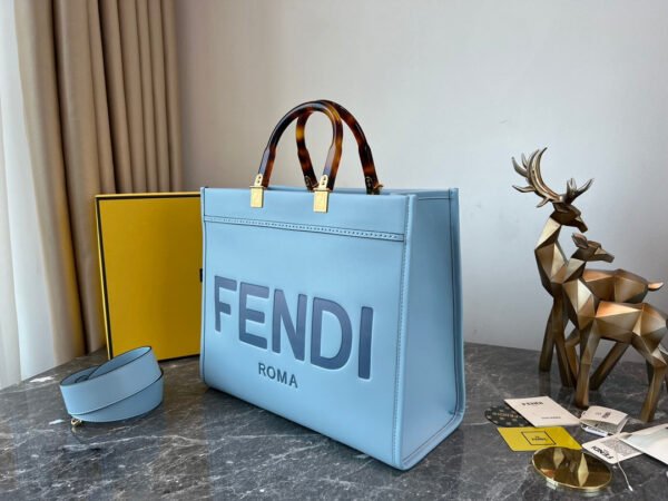 Fendi Sunshine Shopper Medium Bag