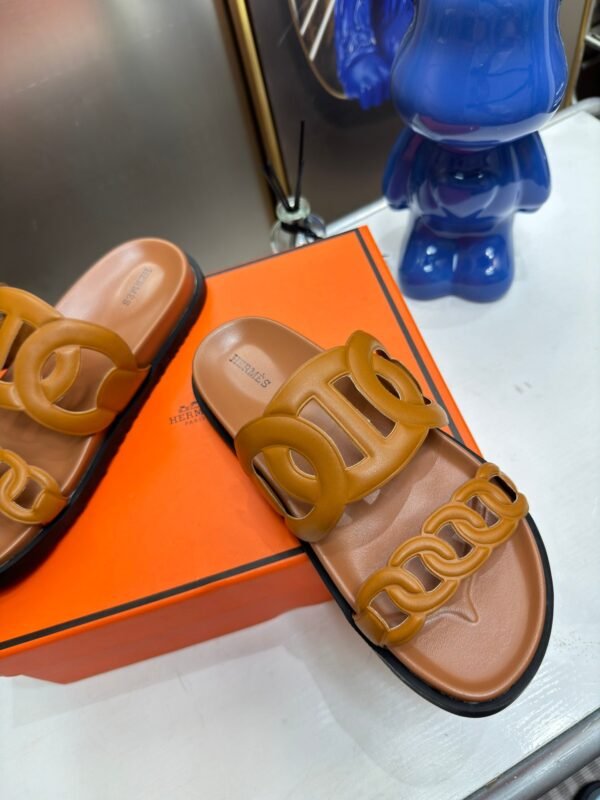 A5251A3E-C98B-5401-E79B-ED0F5EDA9A01.jpg Hermes Women's Extra Sandal