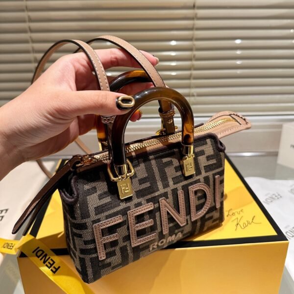 A727A1EF-B01B-551F-43DD-3FED03C1F52D.jpg Fendi By The Way Mini