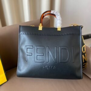 A8EF515C-F83C-1E36-AA25-9D923FD3EEE9.jpg Fendi Sunshine Medium