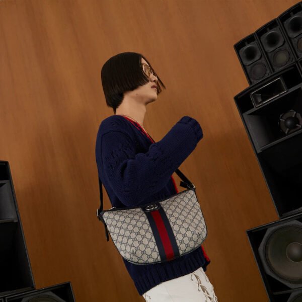 A9E7ADED-137E-CBBE-F2DD-FD54D8C425EB.jpg OPHIDIA SMALL SHOULDER BAG