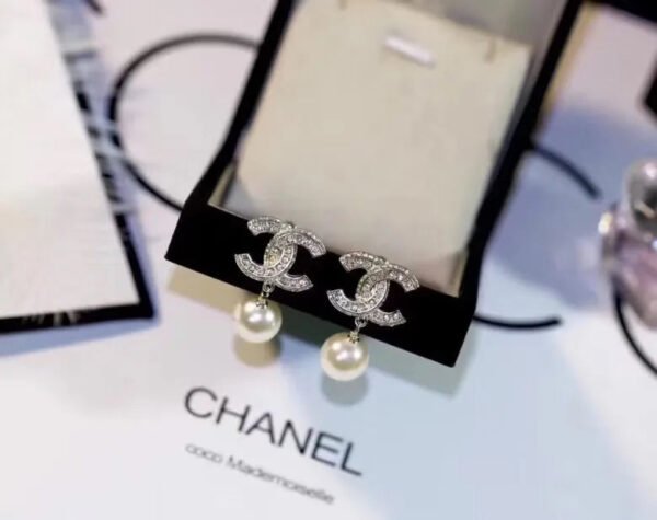 AD8D82A1-DC7A-568F-2E27-29045DEB1140.jpg jewelry19