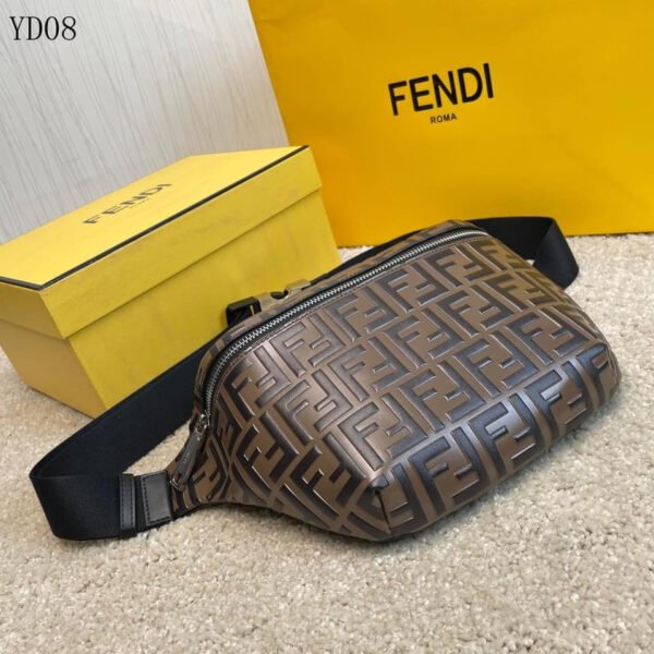 AF6550F2-D513-D203-A6DB-591B28DC77C6.jpg Fendi Bumbag
