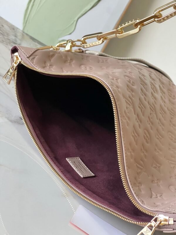 Louis Vuitton M12071 Coussin Hobo MM