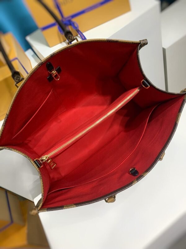 Louis Vuitton M46823 OnTheGo Voyage