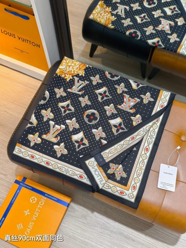 Monogram LV Locks Square 90 M90660