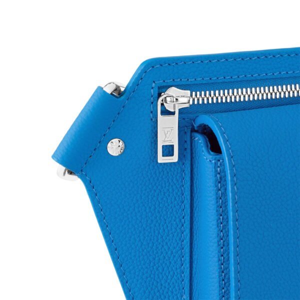 B3C819BA-F8EB-DEE1-16F2-339EE4880138.jpg Takeoff Slingbag