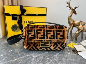 B41D09BE-2123-2F21-997C-C97038FBDF37.jpg Fendi Baguette Bag