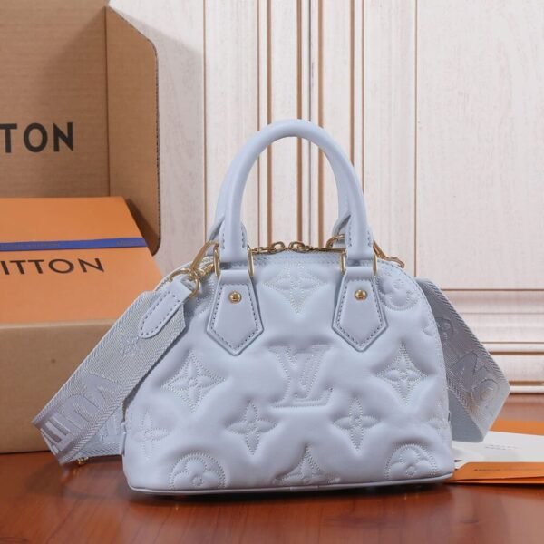 B6E45889-A0A7-A2C3-0449-EDAB546616DF.jpg Louis Vuitton Alma BB M59822