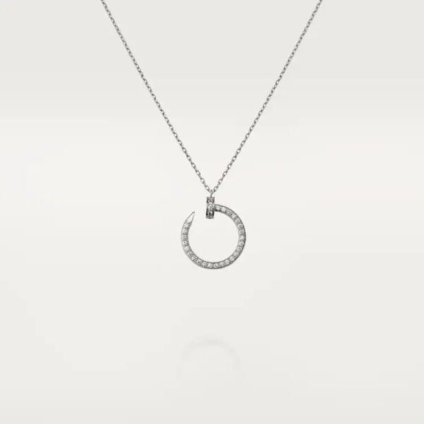 BAA885AB-CBC3-0930-8C5E-49844D40CBF9.jpg JUSTE UN CLOU NECKLACE