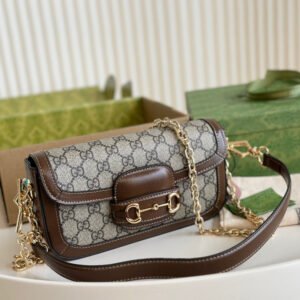 BD5B9D65-2A21-344A-84AF-2A0186B3E639_2b83e0fb-8536-4871-b82b-1b180e6e031c.jpg Horsebit 1955 small shoulder bag