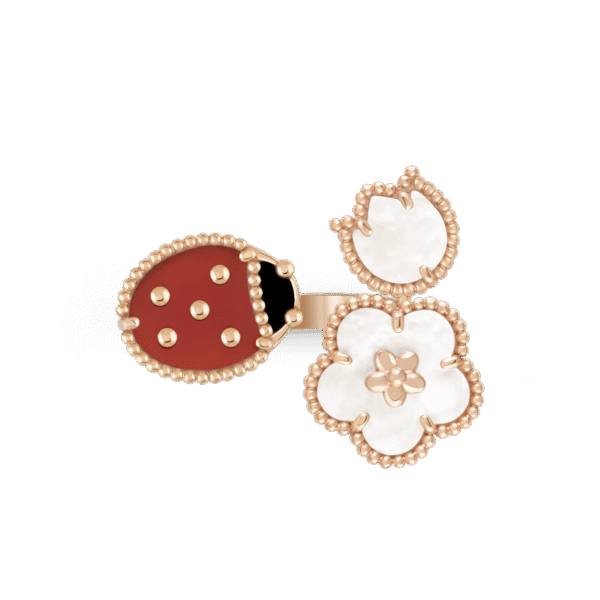 Lucky Spring Between the Finger ring