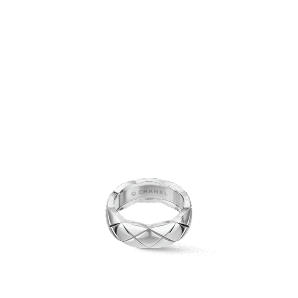C16B6D9F-0AF2-C5B7-F009-3CA4EEF02B3F.png COCO CRUSH RING Quilted motif, small version, 18K white gold - 6