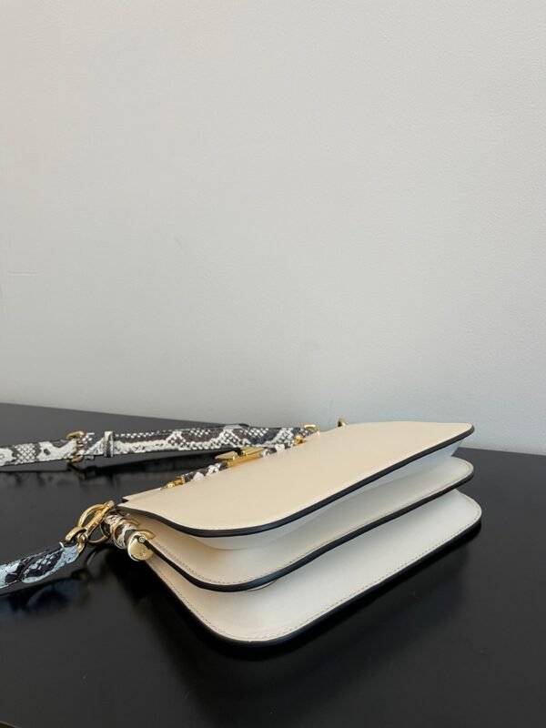 C4C70EB3-4BD6-995C-5A48-882C79FC3155.jpg Fendi Touch Bag