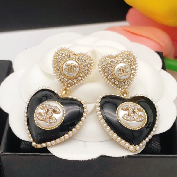 C5172368-31DE-B5AF-D978-82DC9E31124C.jpg cc Earrings