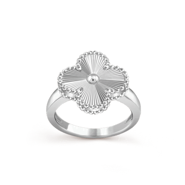 C8B831A6-E664-72E6-50AD-A4FD1871950C.png Vintage Alhambra ring