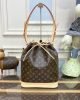 Louis Vuitton No&eacute; M42224