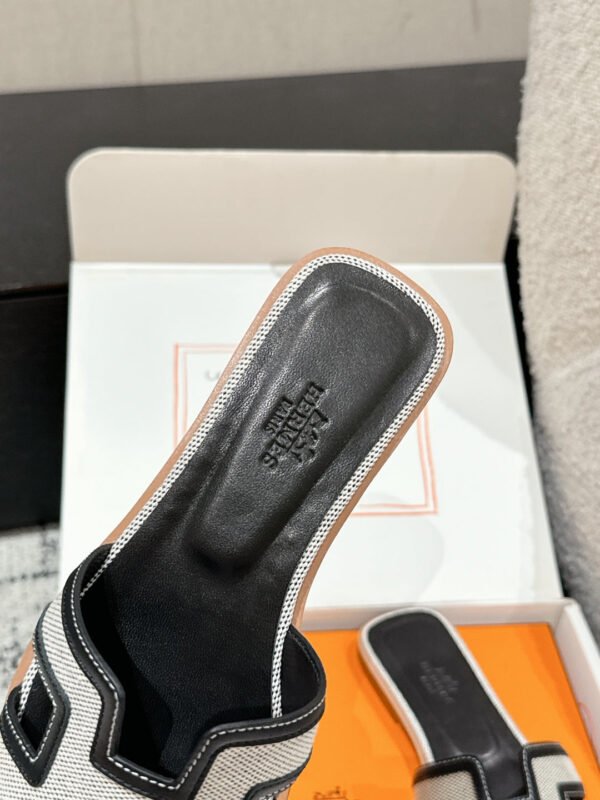 Hermes Women's Oran Sandal