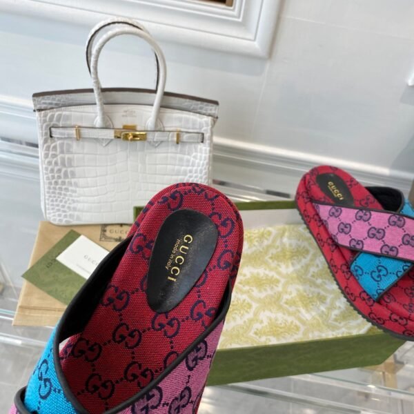 D21149AC-5CCE-B251-E623-10B2ABBA2E5E.jpg GUCCI Women's Platform Slide Sandal