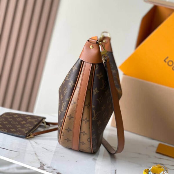 Louis Vuitton Loop Hobo M46311