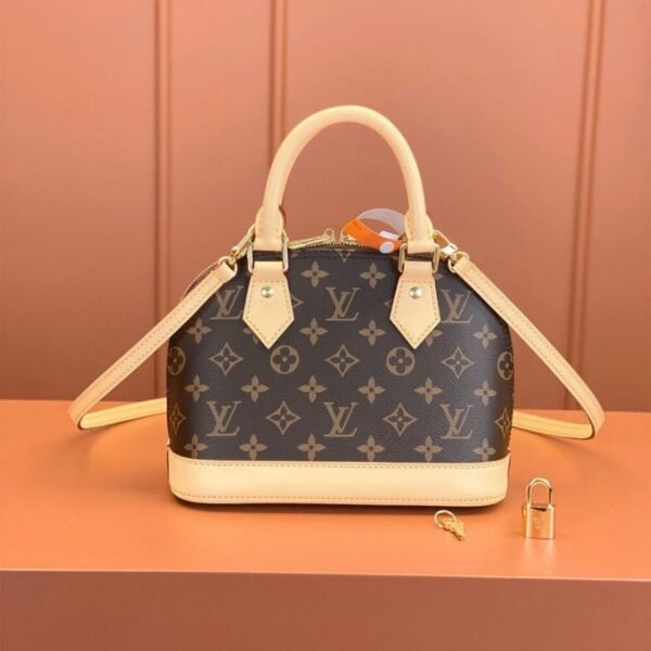 D39A1454-9AC0-4947-7D3C-F71822033E97.jpg Louis Vuitton Alma BB M46990